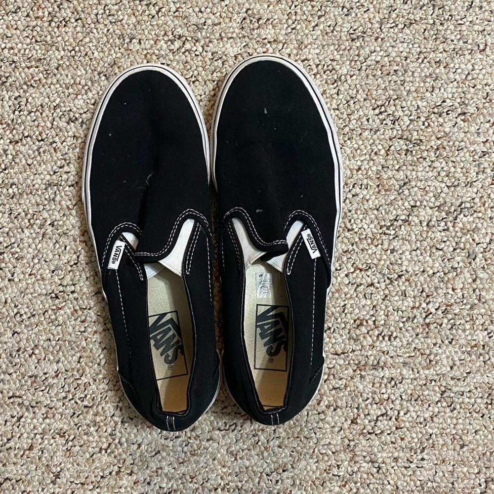 BLACK VANS